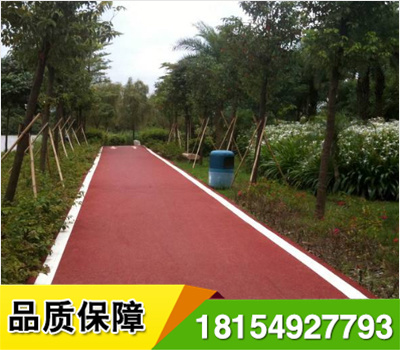 新疆雷辰恒星承接停車位劃線、道路熱熔劃線、市政道路劃線.